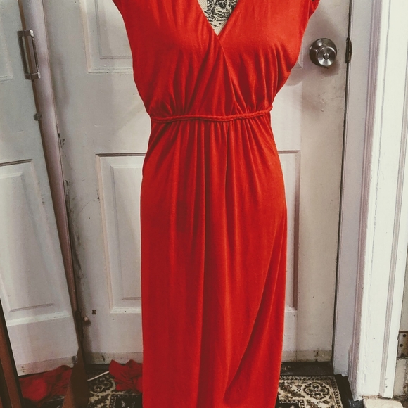 🌹Gorgeous Vibrant Red Maxi Dress Unique!🌹 - Picture 4 of 6